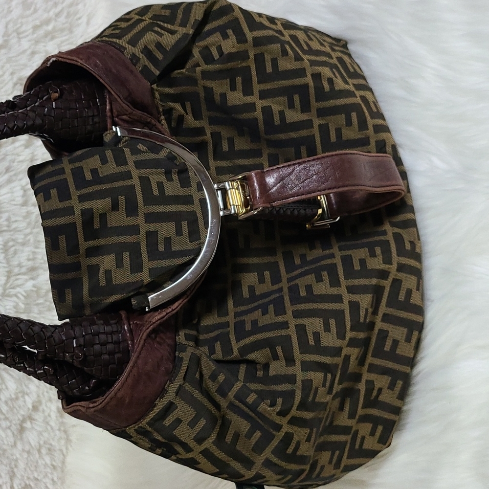 ๐ฏ Authentic Fendi Handbag ๐ - Picture 14 of 15